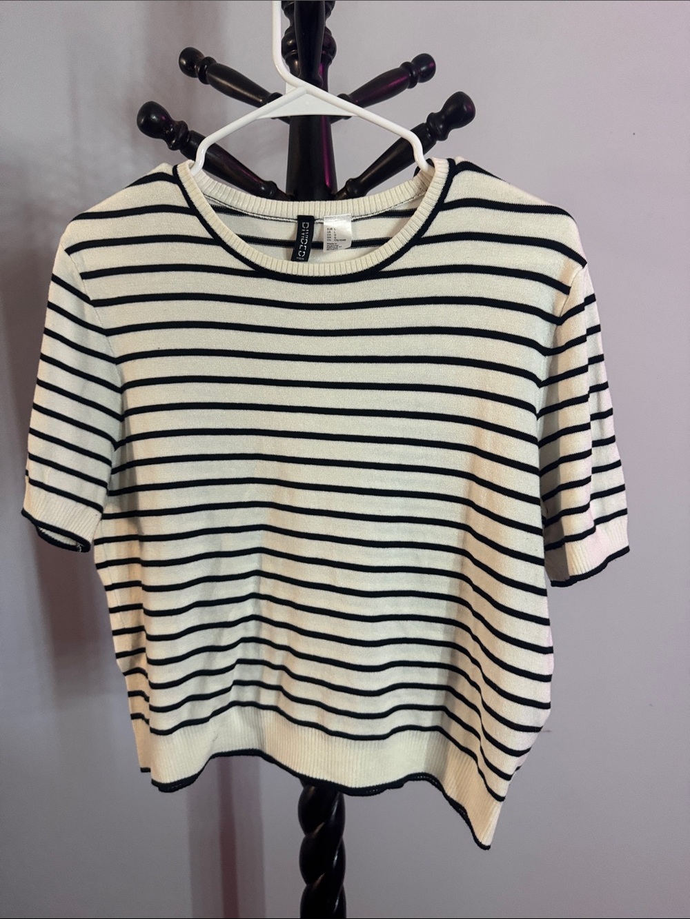 H&M Black & White Striped Short Sleeve Knit Top 31